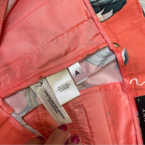 Ann Taylor Devin City Shorts Flat Front Chino Floral Orange Women’s size 6 New - Picture 9 of 13